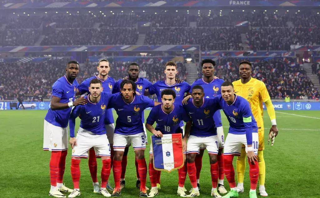 葡萄牙击败荷兰，晋级欧洲杯半决赛