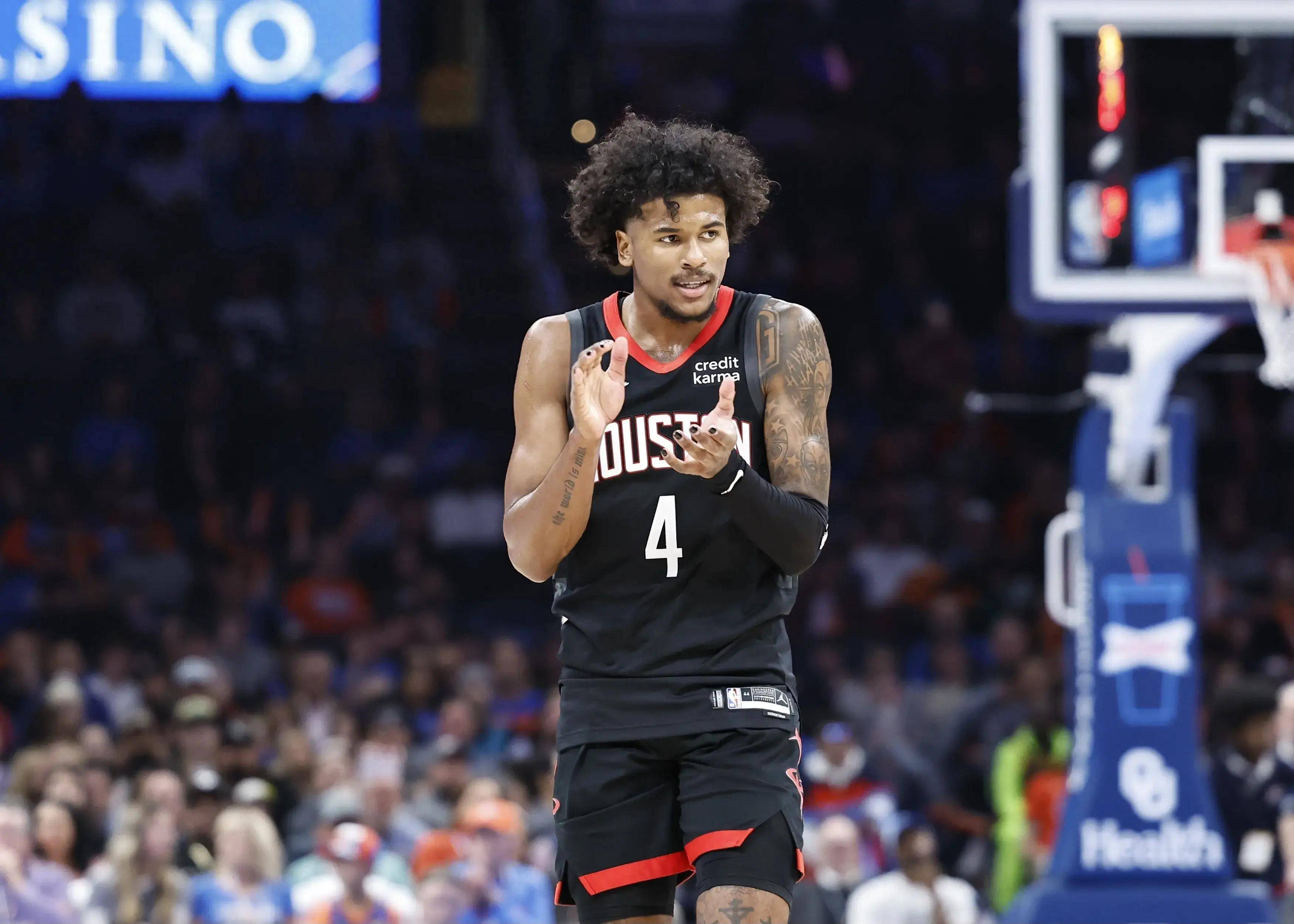 包含快船客场逆转奇才，卫冕冠军状态火爆的词条