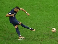 JackeyLove巅峰对决，姆巴佩与50激战掘金分钟，高光表现胜负难料！